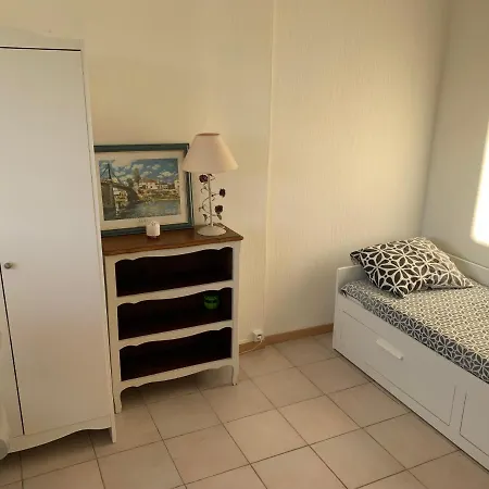 Chambre Tout Confort Saphir 1 A 3 P Dans Belle Maison Vaulx-en-Velin Exterior photo